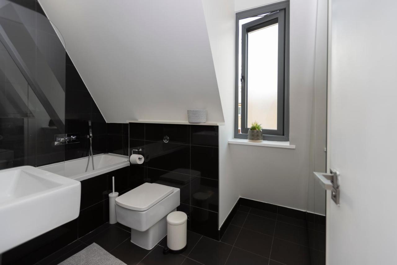 Stunning 3 Bedroom Penthouse With Terrace And Lift 런던 외부 사진