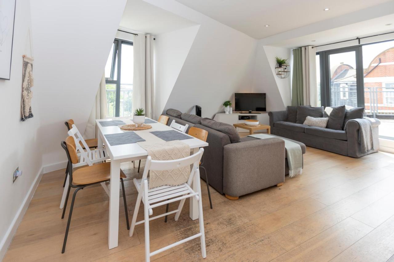 Stunning 3 Bedroom Penthouse With Terrace And Lift 런던 외부 사진