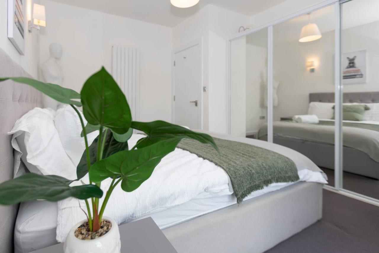 Stunning 3 Bedroom Penthouse With Terrace And Lift 런던 외부 사진